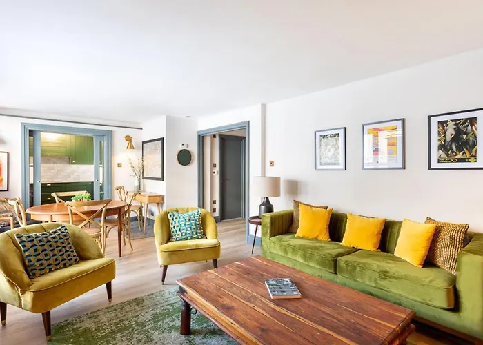 Classy Notting Hill Nest